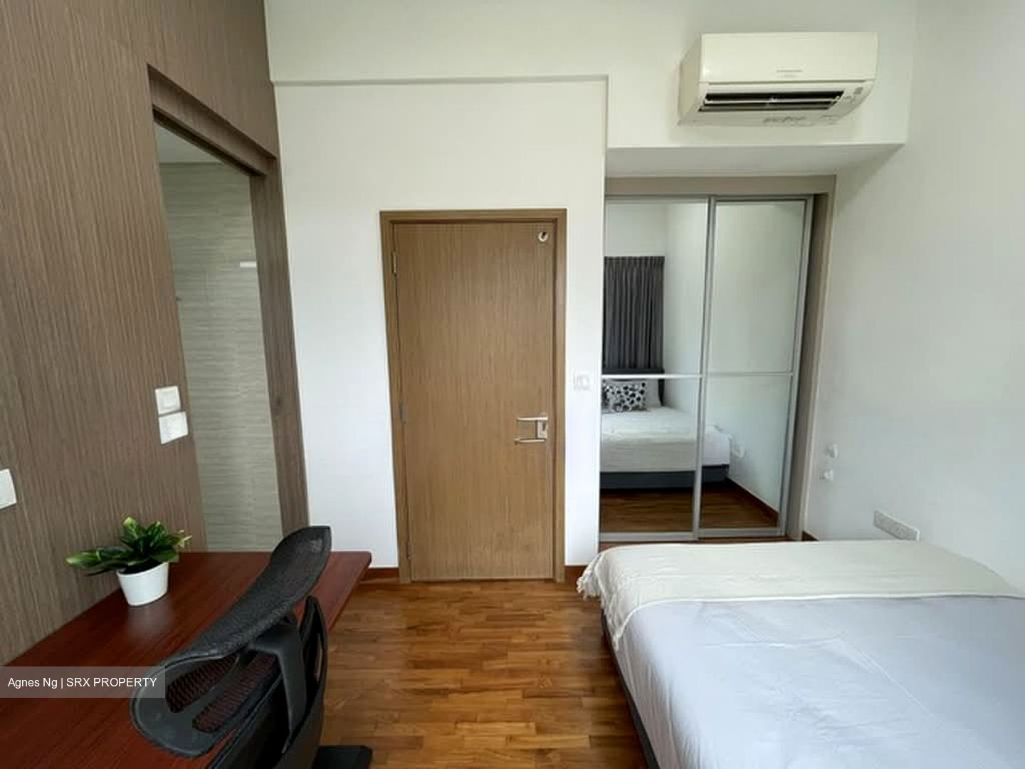 West Coast Drive (D5), Terrace #575288281